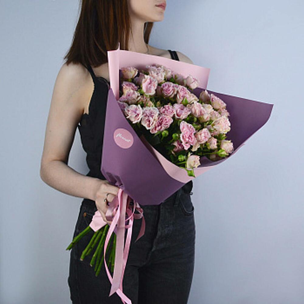 Букет из 11 кустовых пионовидных роз Sweet Flow