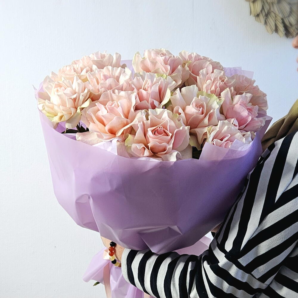 Моно из 15 розовых французских роз