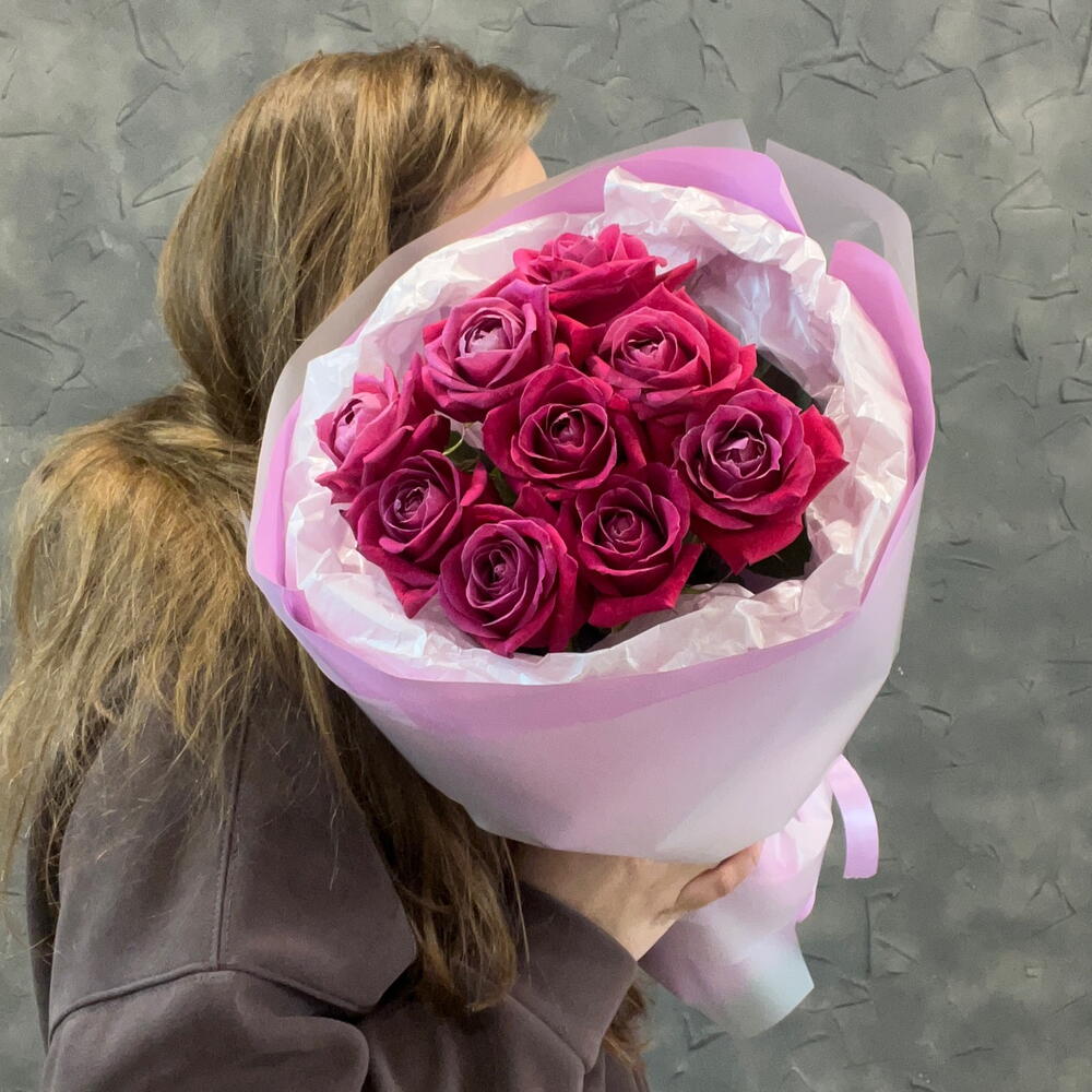Розовые розы 9 шт
