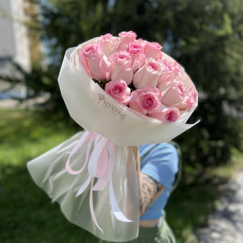 Букет 15 роз сорта мандала