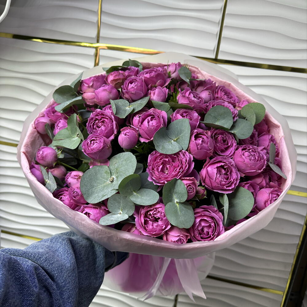 Букет из кустовых роз