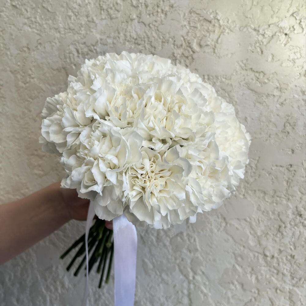 Bridal bouquet with white dianthus