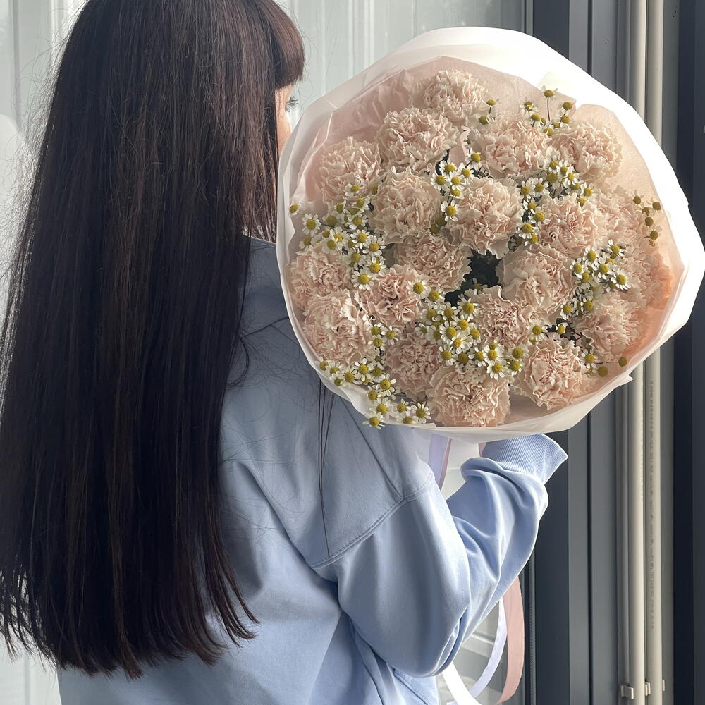 Диантусы с ромашкой