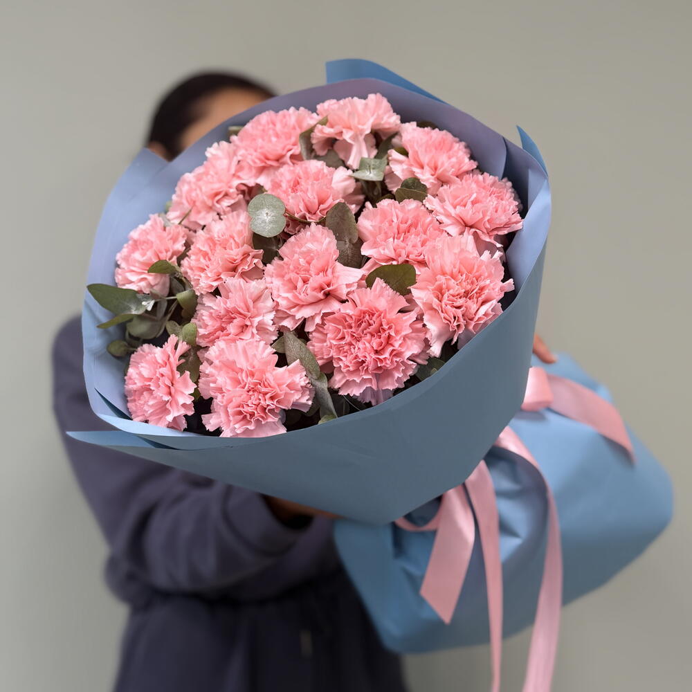 🌸 «Розовая дымка: диантусы с эвкалиптом»