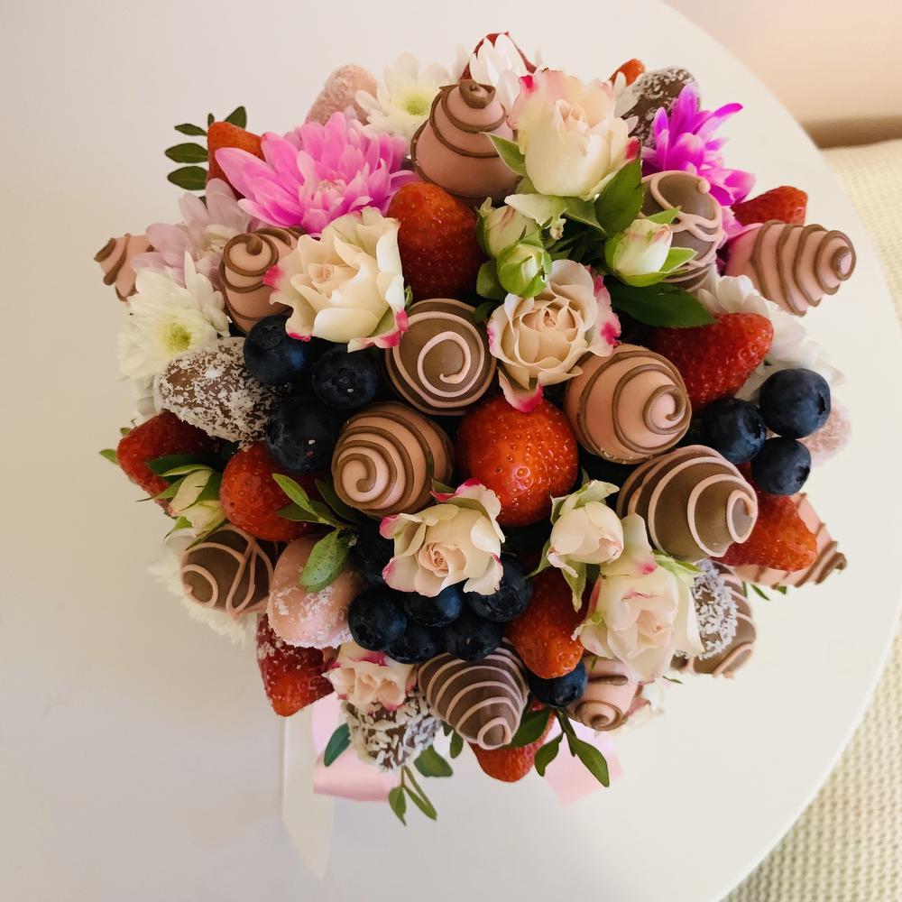Fresas cubiertas de Chocolate en una Caja de Sombrero