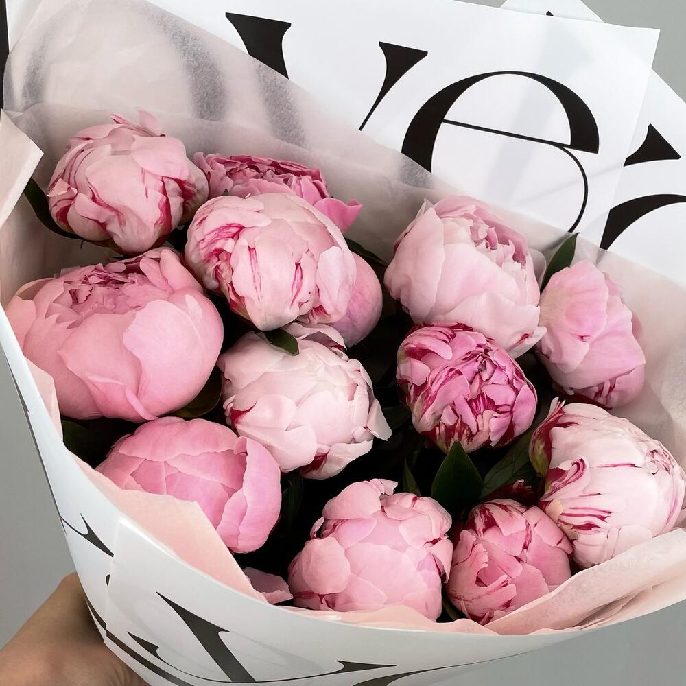 Букет с пионами «love you