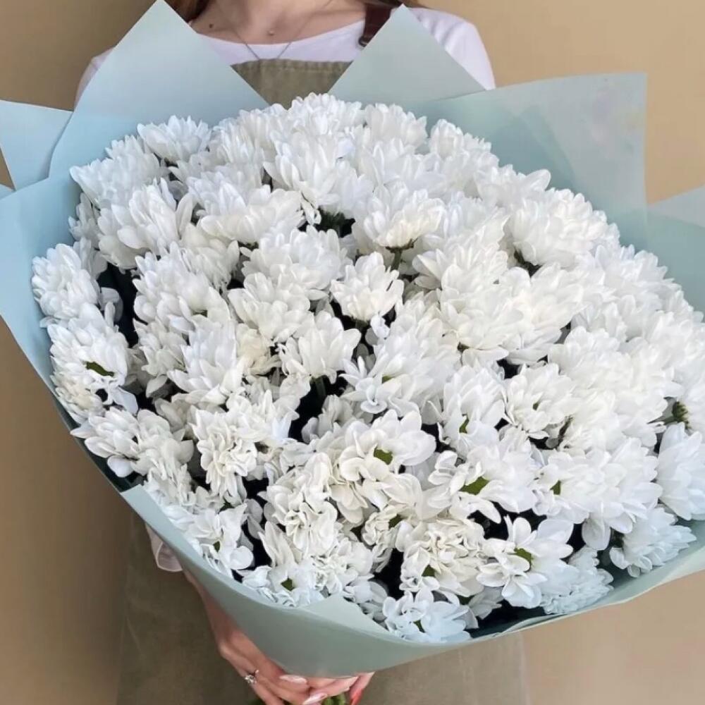 Букет из белой кустовой хризантемы