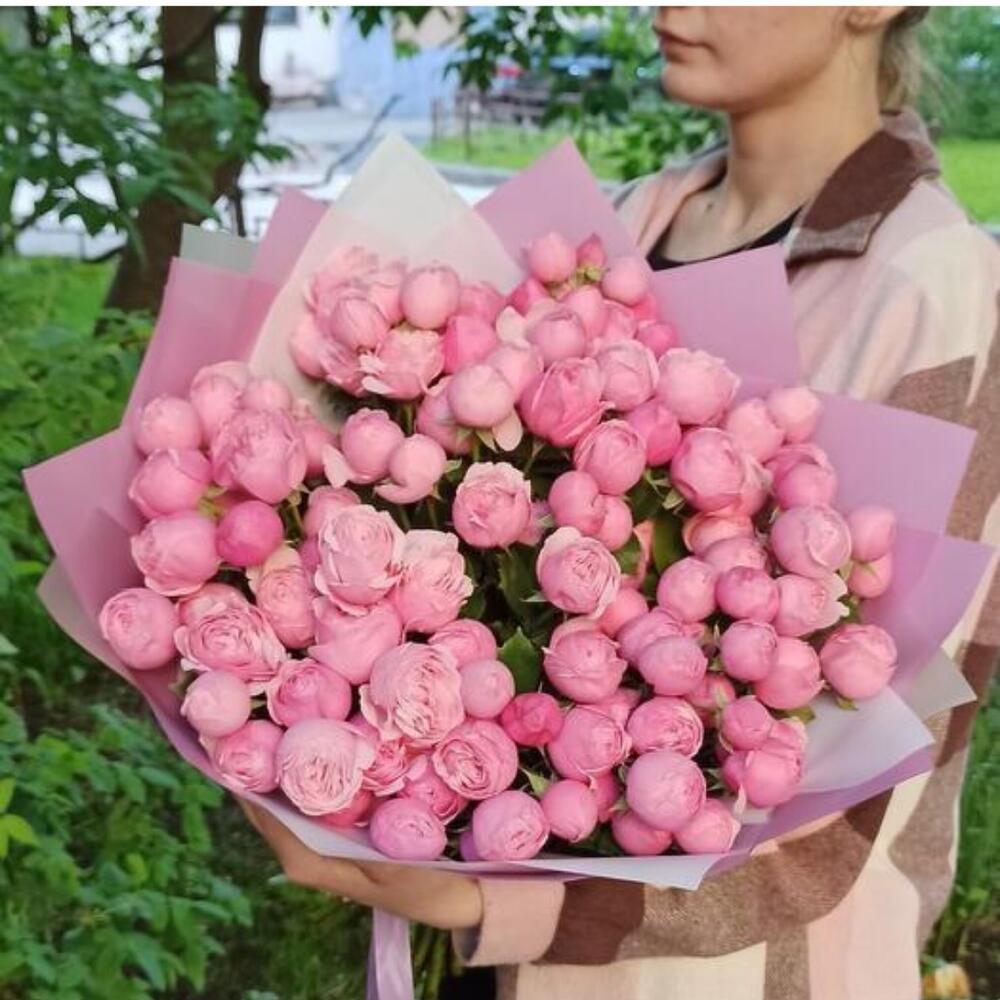 31 пионовидных кустовых роз Сильва Пинк