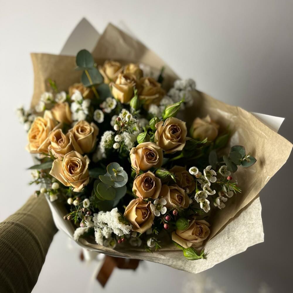 Кремовые розочки с хамелациумом🥀