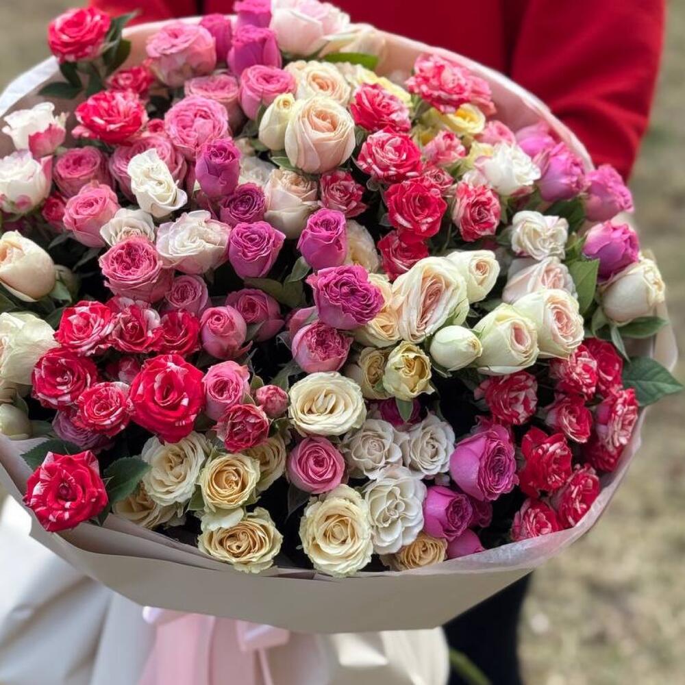 35 веток кустовых роз микс