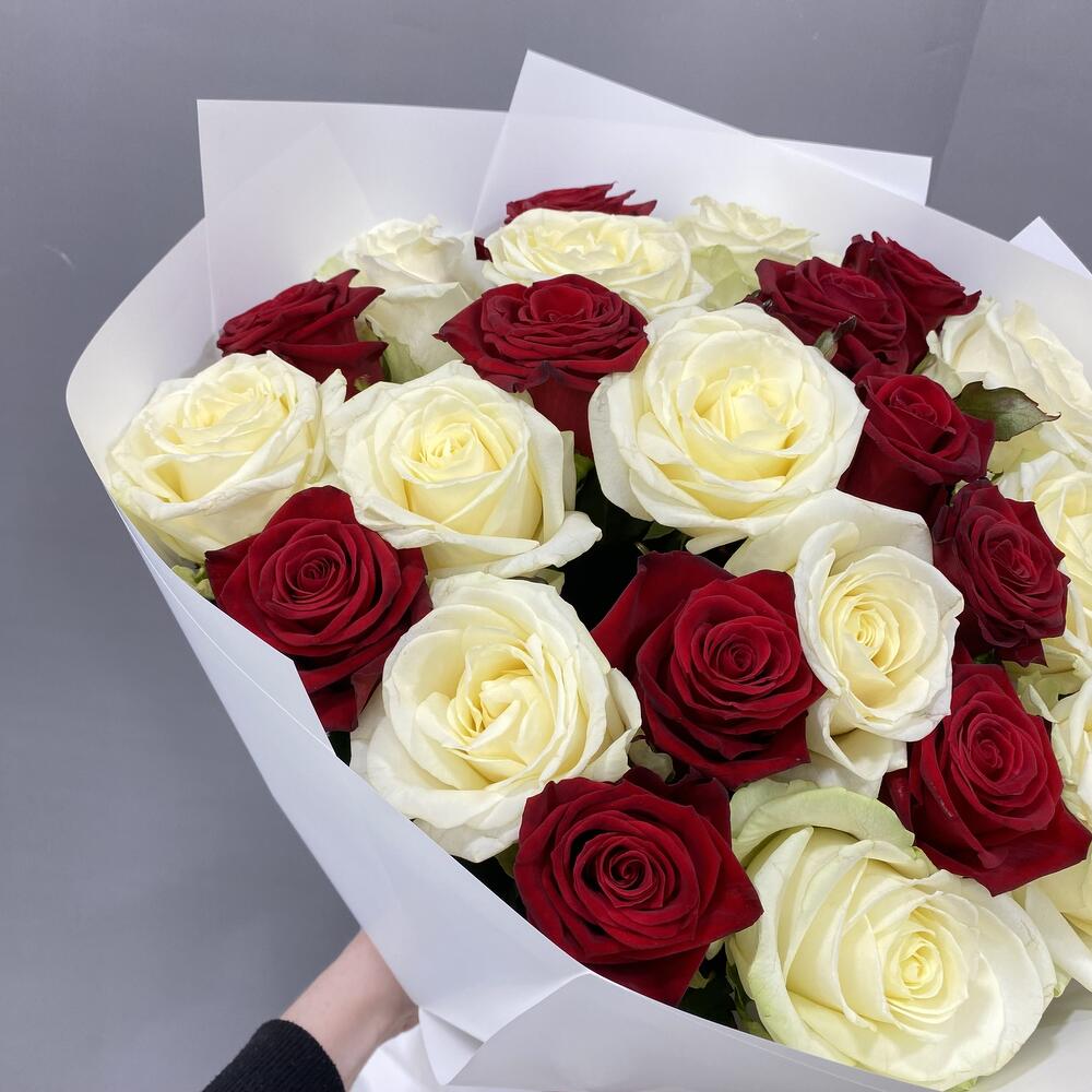 Букет из 25 роз микс