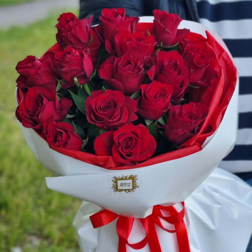 Родос. Букет из красной розы