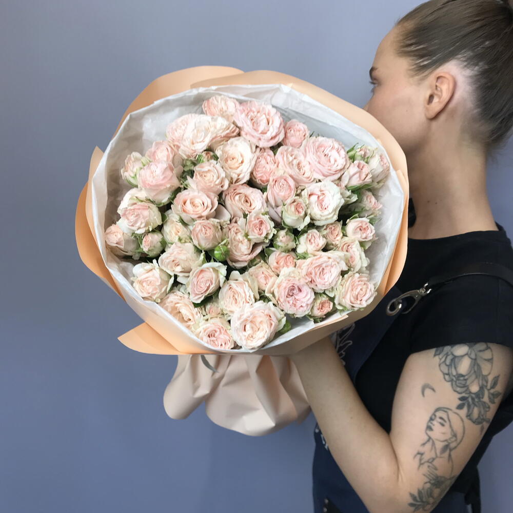 Кустовые розы 11 шт