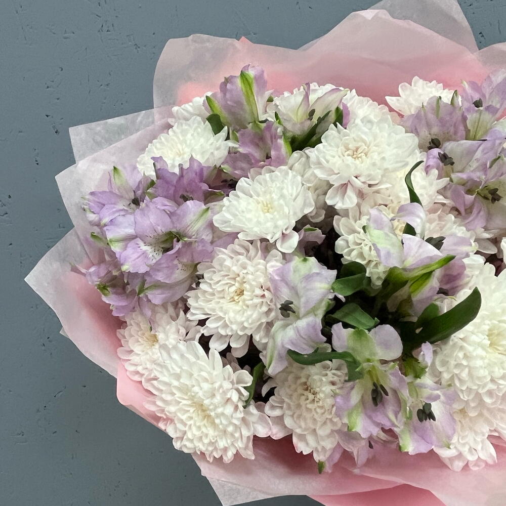 Сиреневая ласка 🌸 Трогательный букет в сиренево-белых тонах, наполненный мягкостью и светом