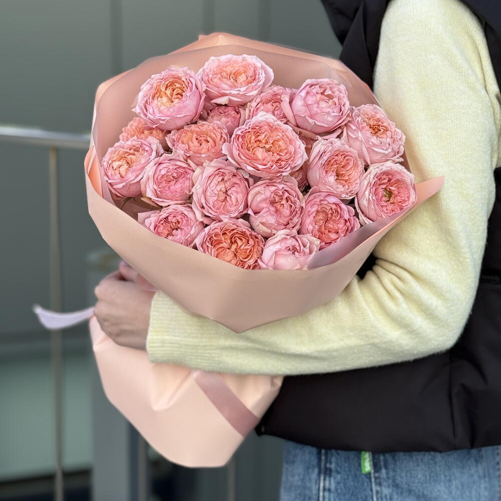 Juliet bouquet of 5 branches of bushy peony rose