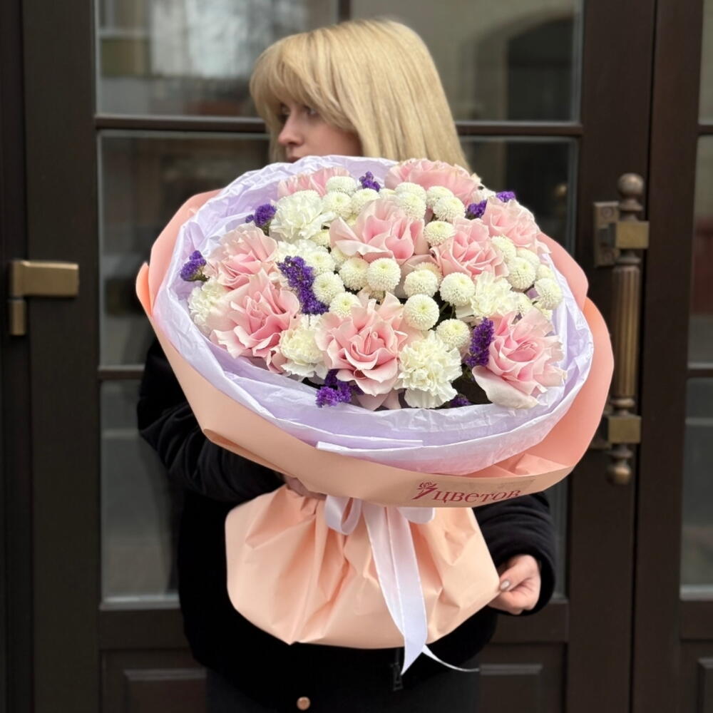 Букет сборный Французские розы, ньютон, статица, диантусы)