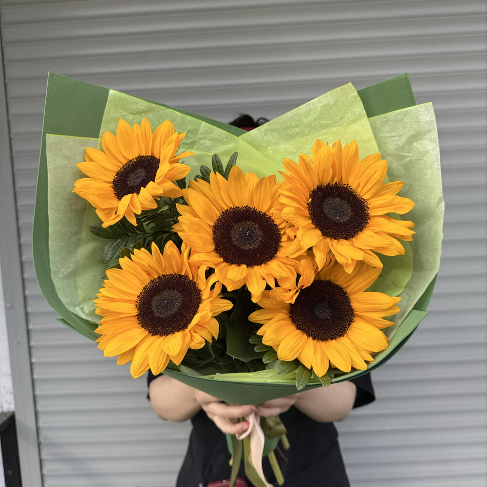 Букет из 5 подсолнухов 🌻