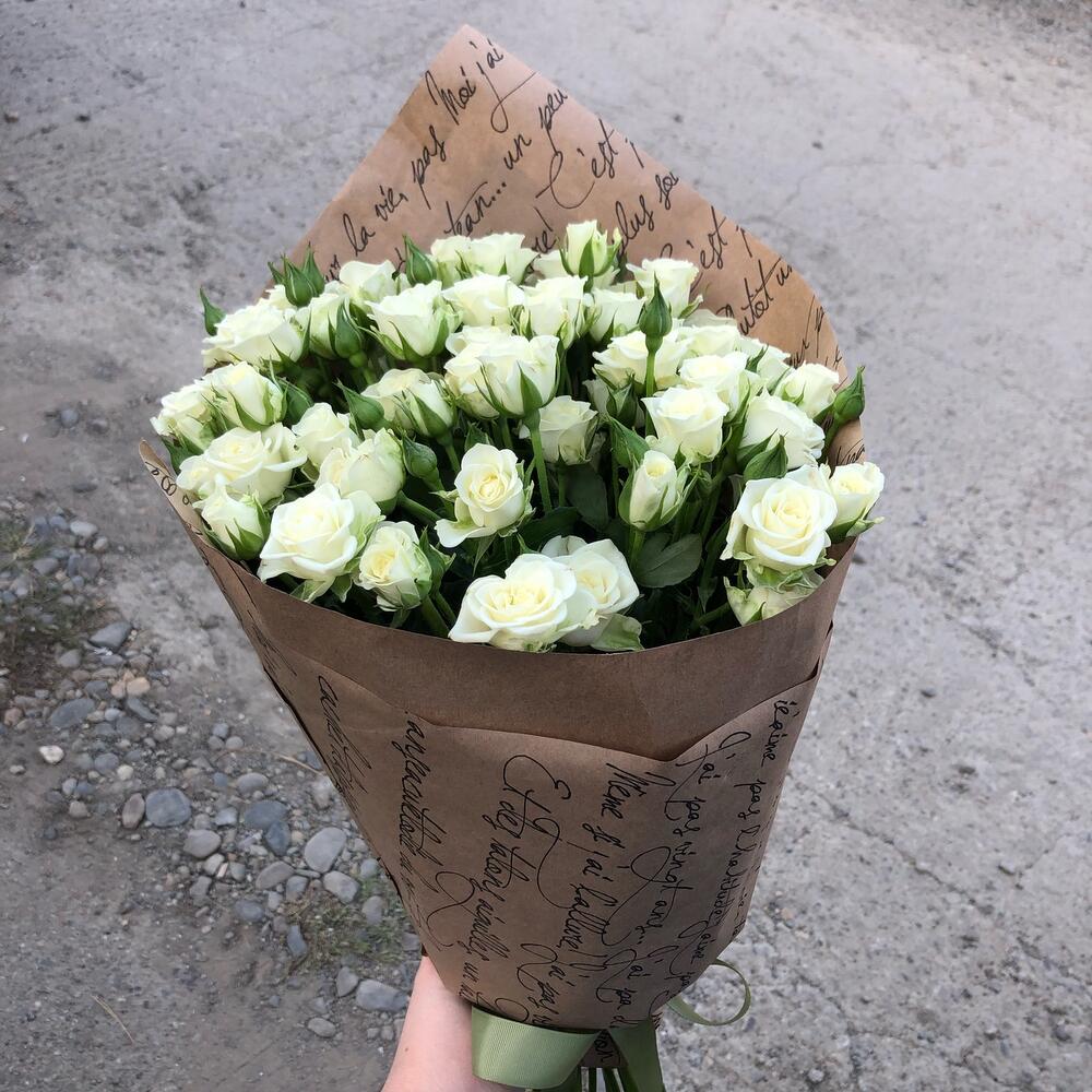 Букетик кустовых роз