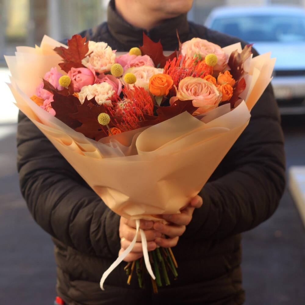 Осенний букет с пионовидными розами Кахала, джульетта. Букет 124 Kimbirly Flowers