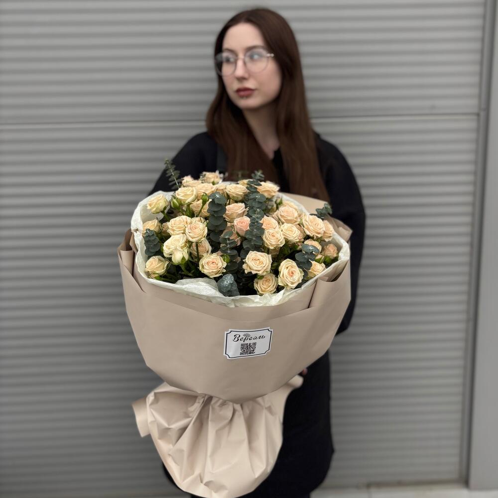 Букет из 9 кремовых кустовых роз