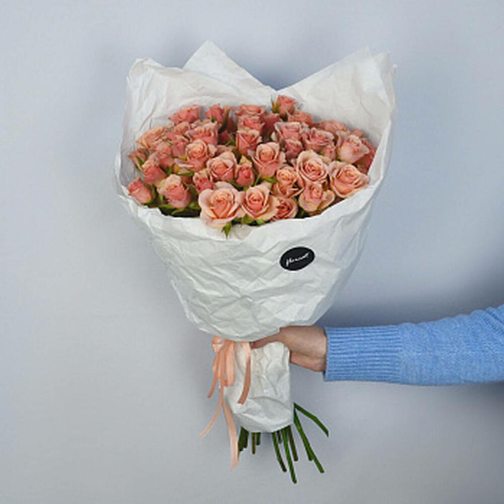 Букет из 15 кустовых роз Ilse
