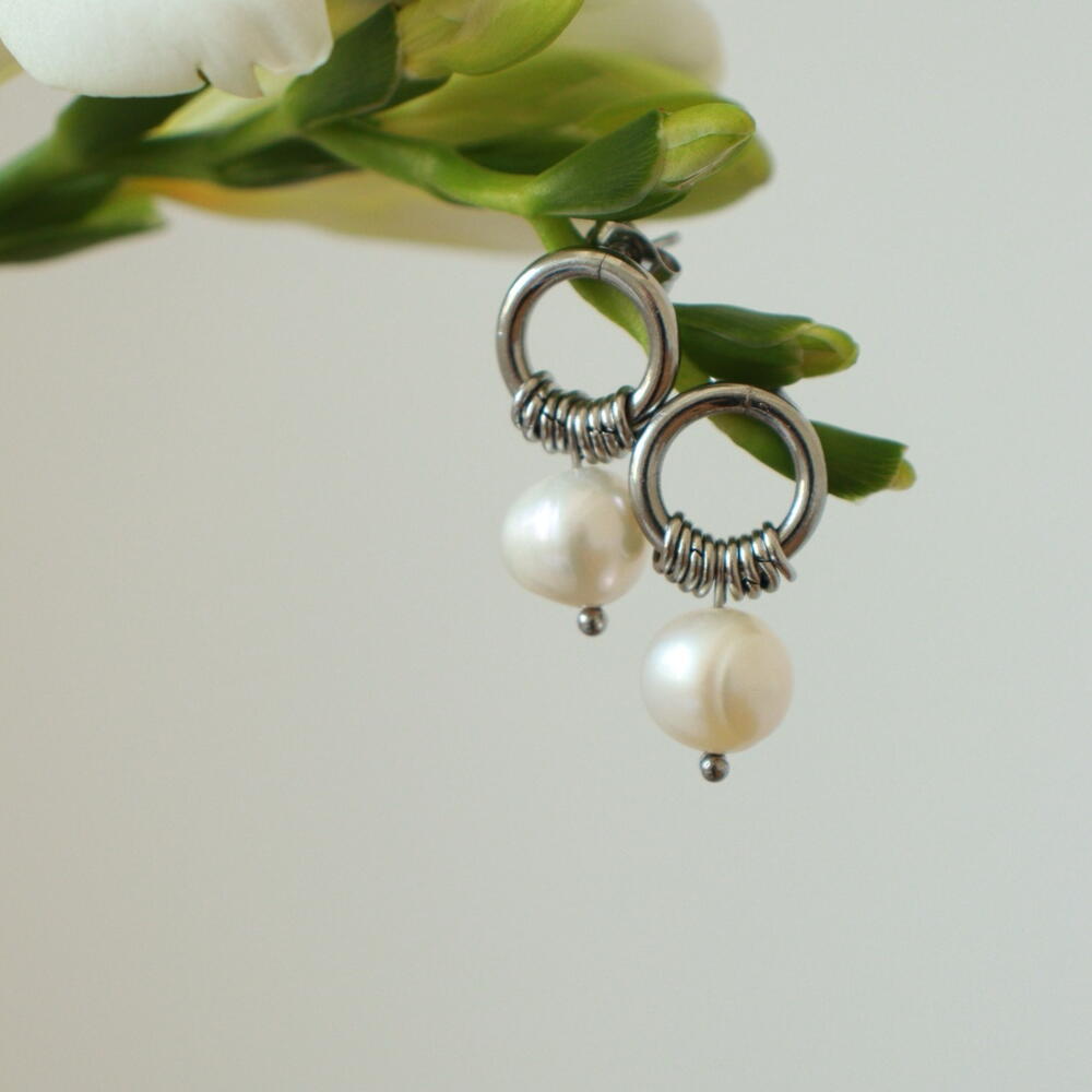 Earrings with natural river pearls and steel fittings