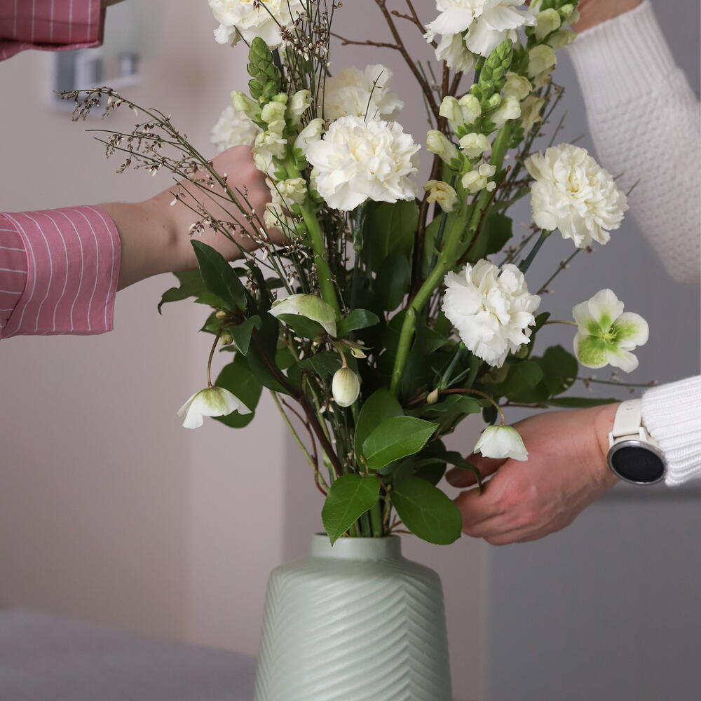 Сертификат на цветочную подписку от студии Gyn Flowers