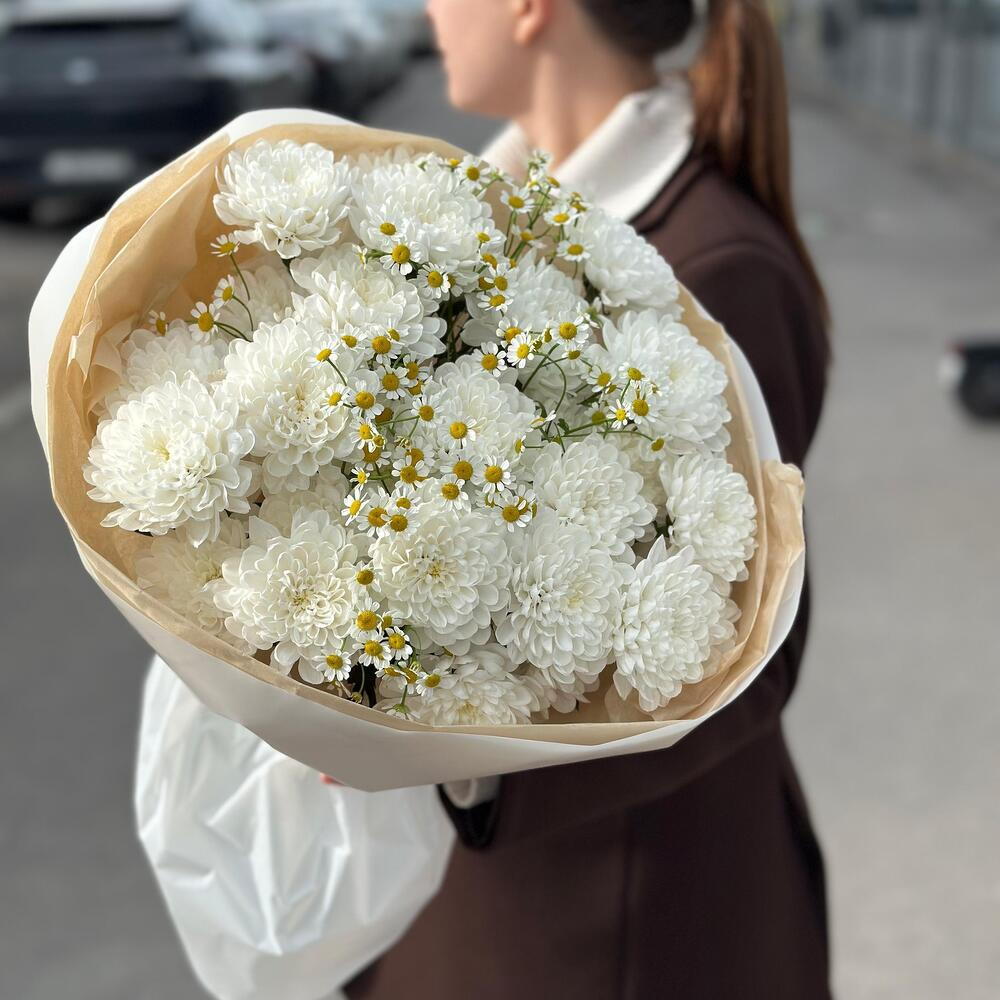Авторский букет ромашки и хризантемы день семьи