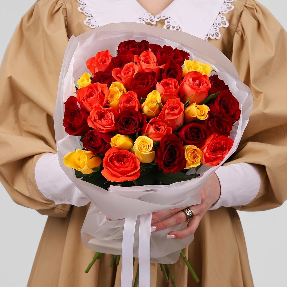 Букет из 35 ярких роз