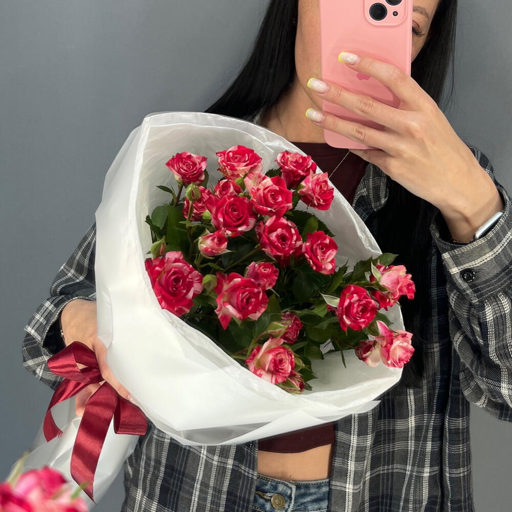 ОХАПКА ИЗ 3 КУСТОВЫХ РОЗ