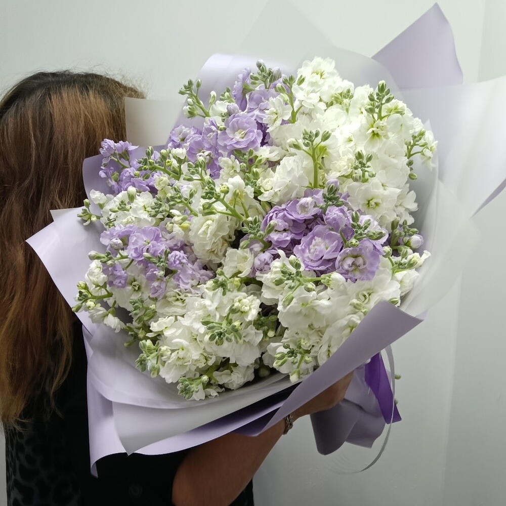 Букет ароматных маттиол кустовых