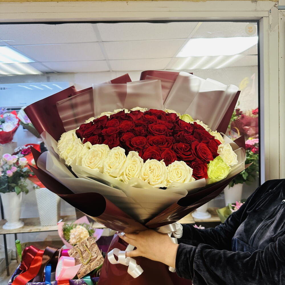 61 роза Эквадор