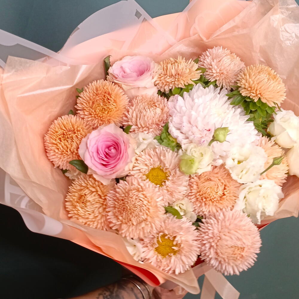 Букет с астрой, эустомой, и розой 🌹