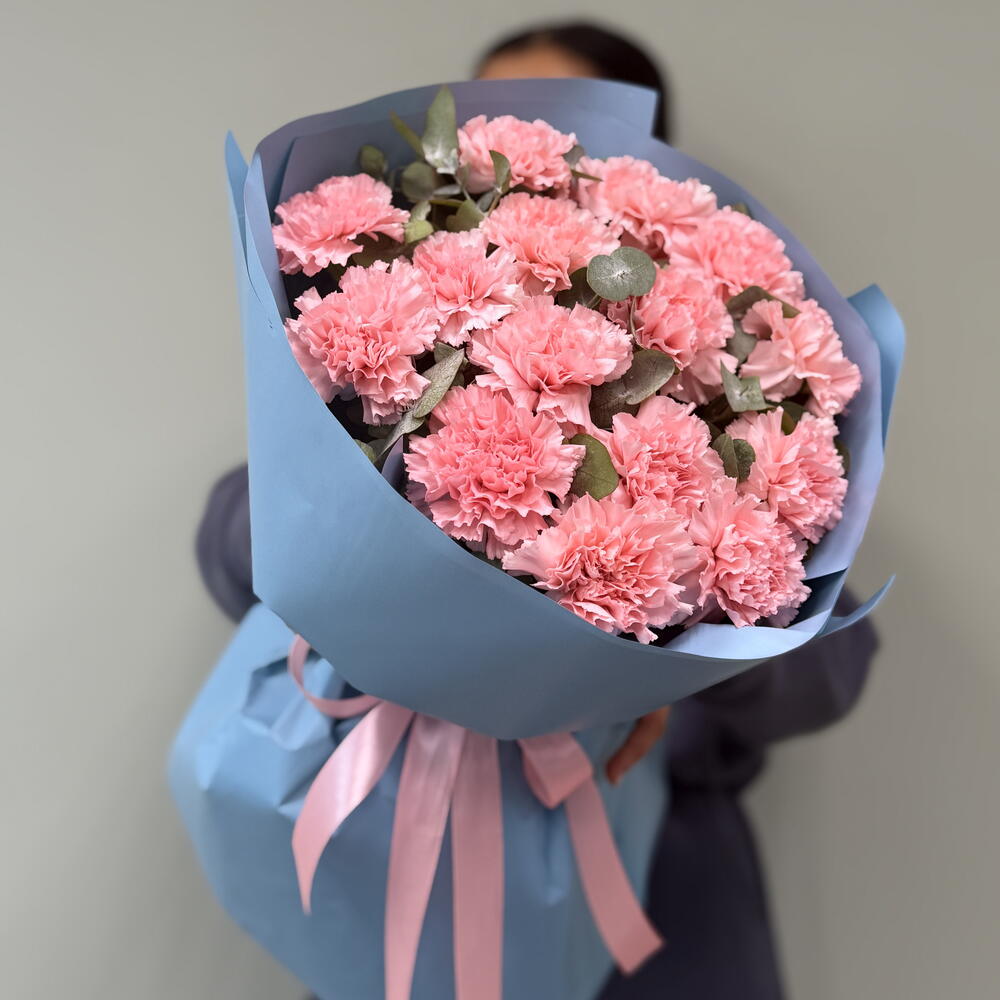 🌸 «Розовая дымка: диантусы с эвкалиптом»