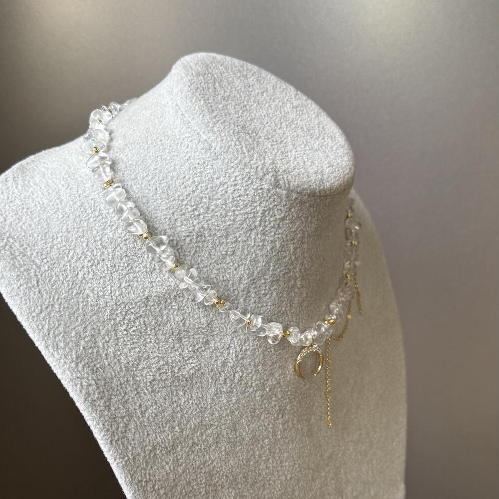 Чокер / колье с лунницей