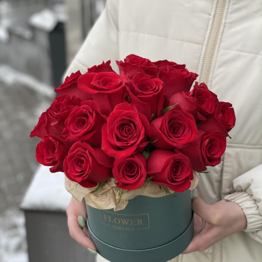 Коробка Жаккард из 25 красных роз