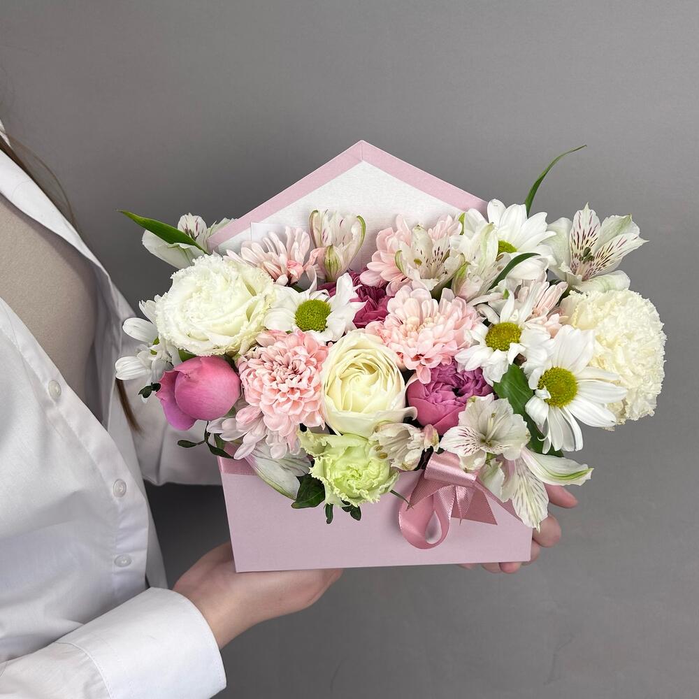 Письмо из живых цветов 💝 хризантемы, альстромерия, кустовой розы