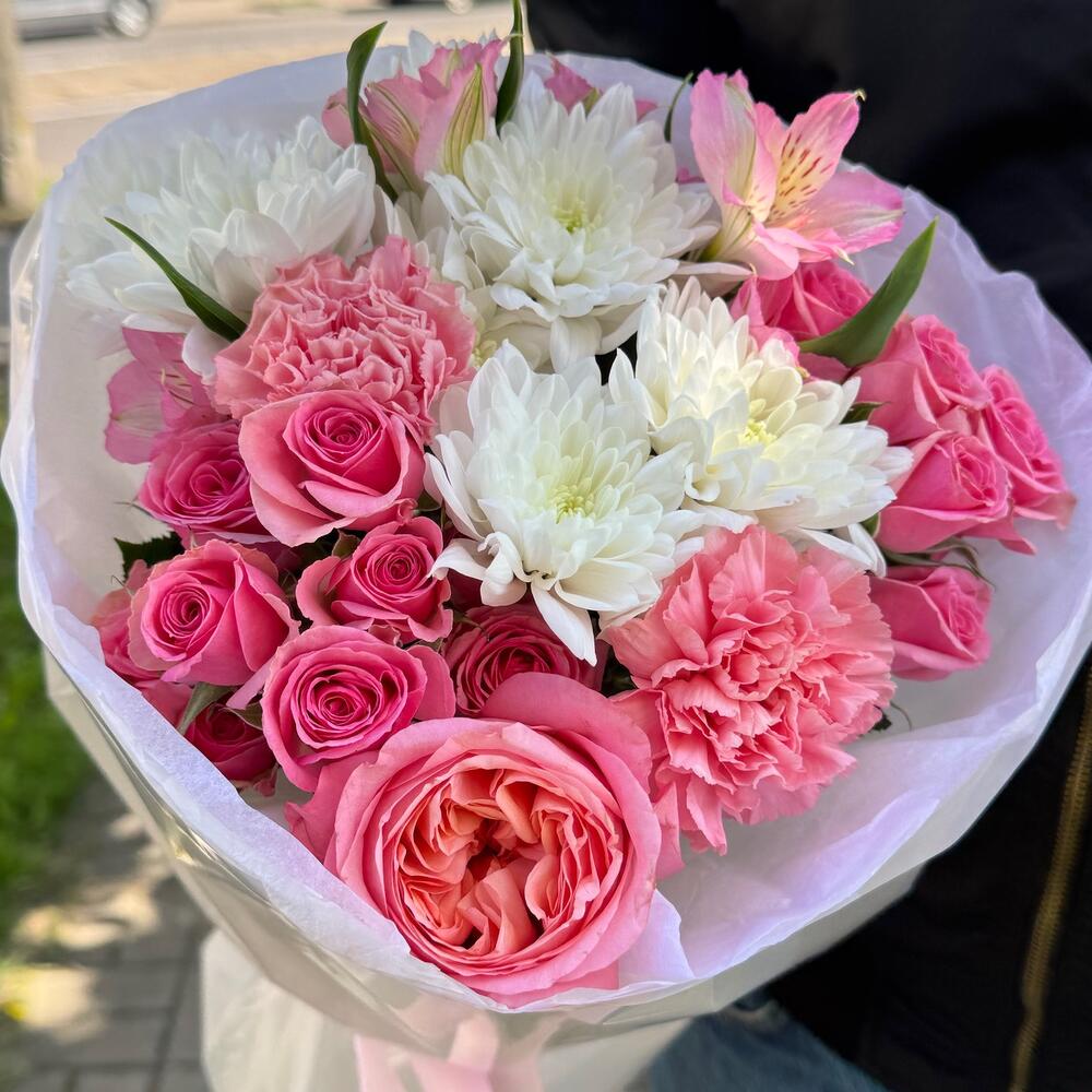 Delicate pink bouquet