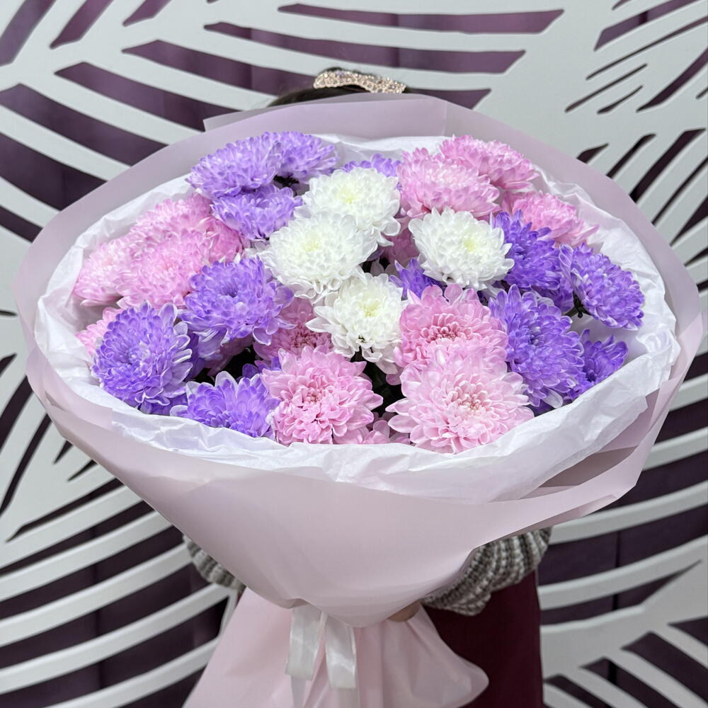 Букет«Радужный свет» из кустовой хризантемы 💜🤍🩷