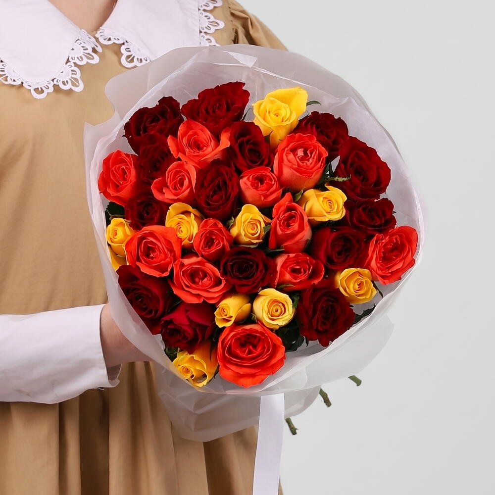 Букет из 35 ярких роз