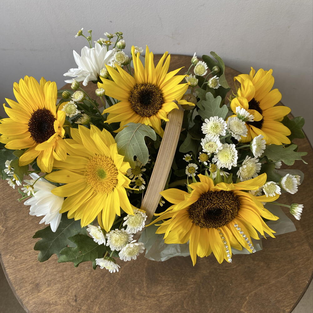 Лукошко с подсолнухами 🌻