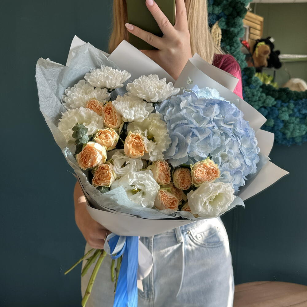 Букет с гортензией