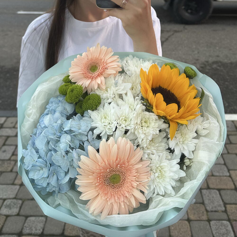 Букет с подсолнухом