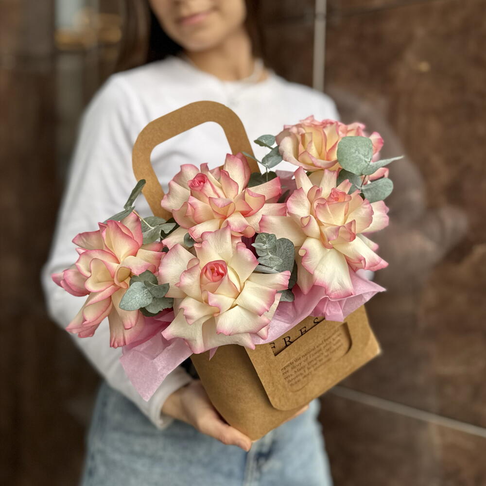 Сумочка Комплимент французских роз с эвкалиптом