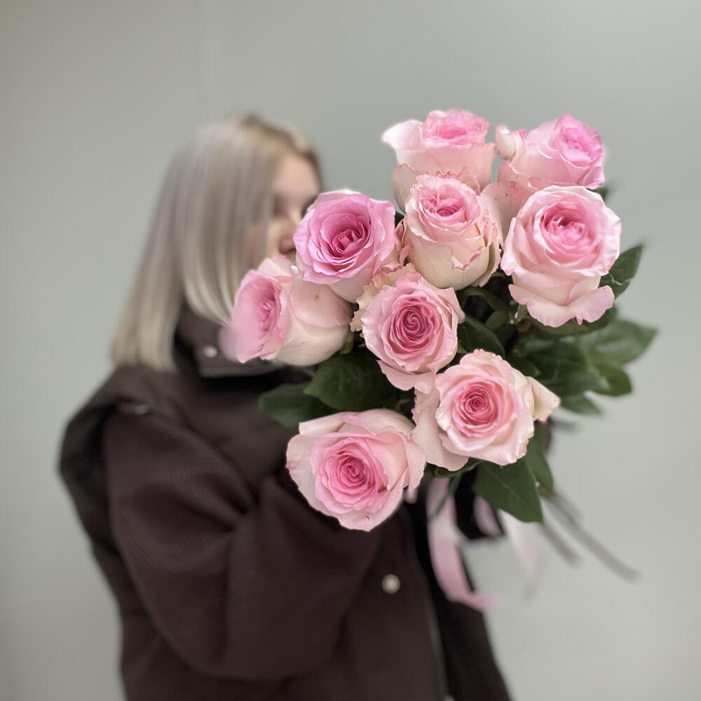 9 эквадорских роз