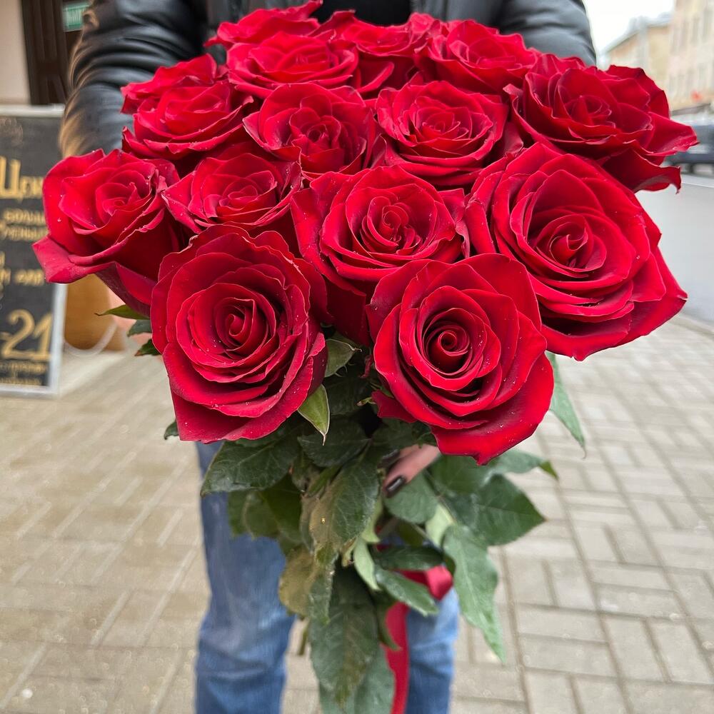 17 роз Эквадор 60 см