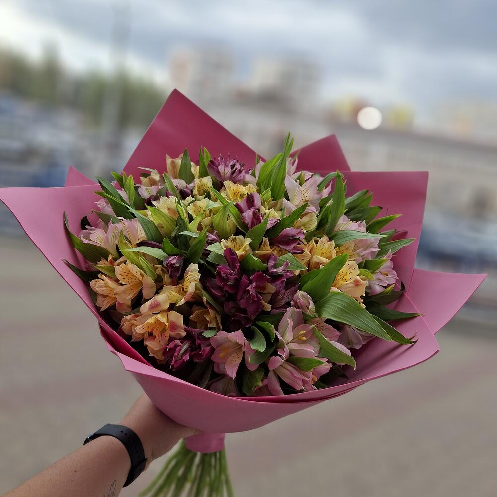 Букет альстромерий