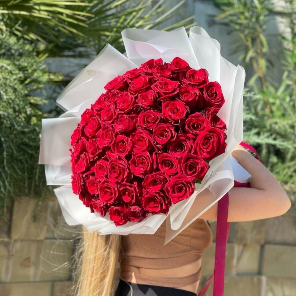 Букет из 51 голландской розы «In Love»