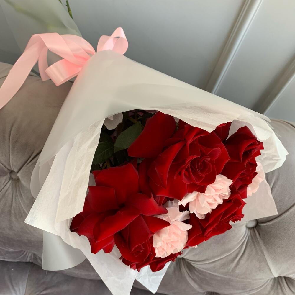 Яркий букет 🌹 Французские Розы и диантусы