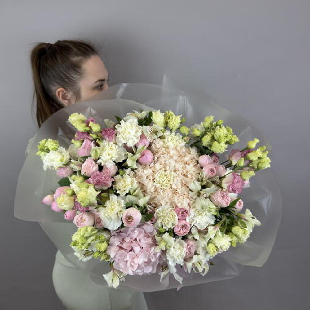 Букет XXL с гортензиями, эустомой, кустовыми розами